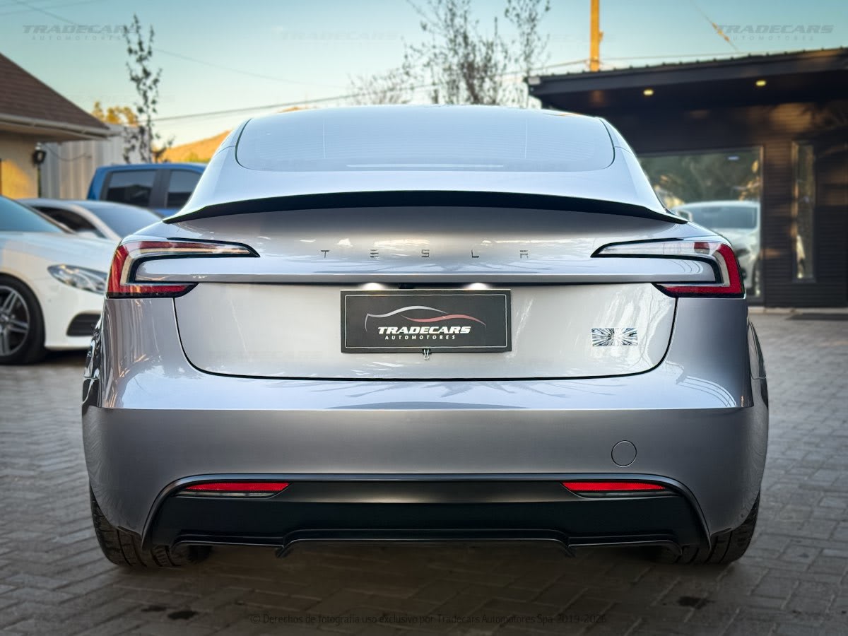 2026 Tesla MODEL 3 MODEL Plateado - Miniatura 5