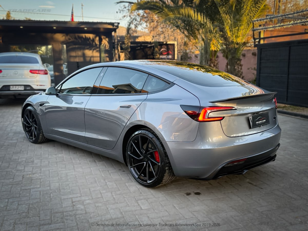 2026 Tesla MODEL 3 MODEL Plateado - Miniatura 6