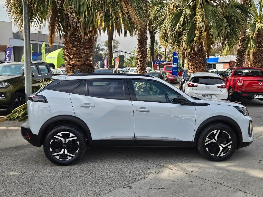 2025 Peugeot 2008 1.2 Blanco - Miniatura 4