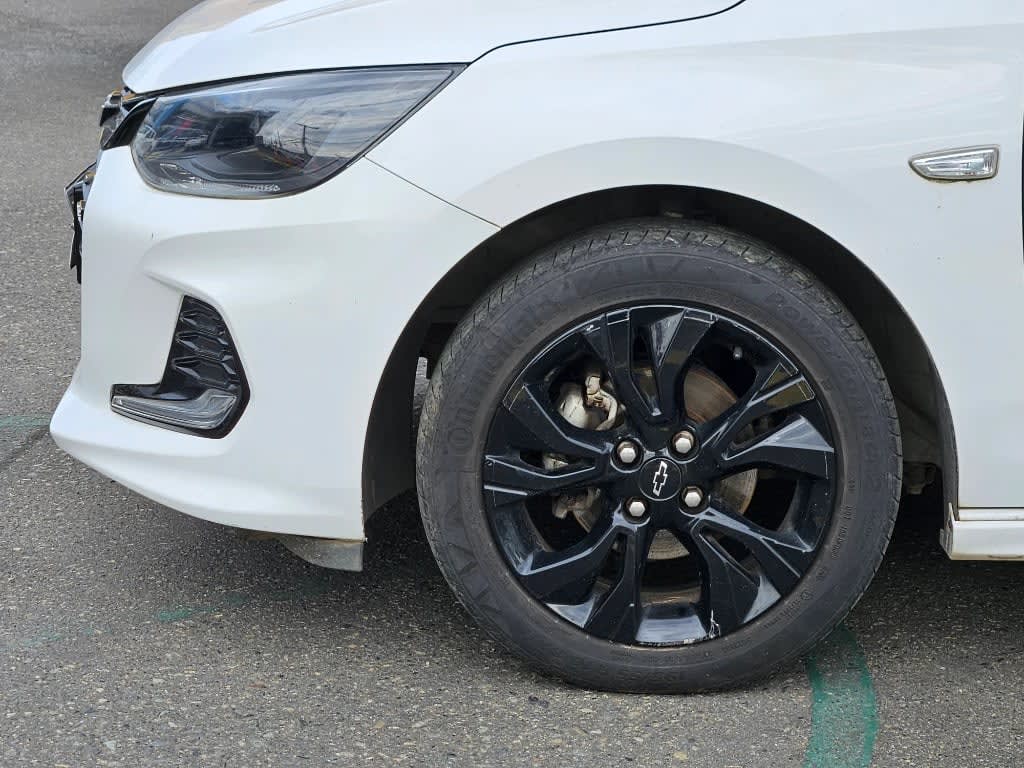 2024 Chevrolet Onix 1.0T Blanco - Miniatura 9