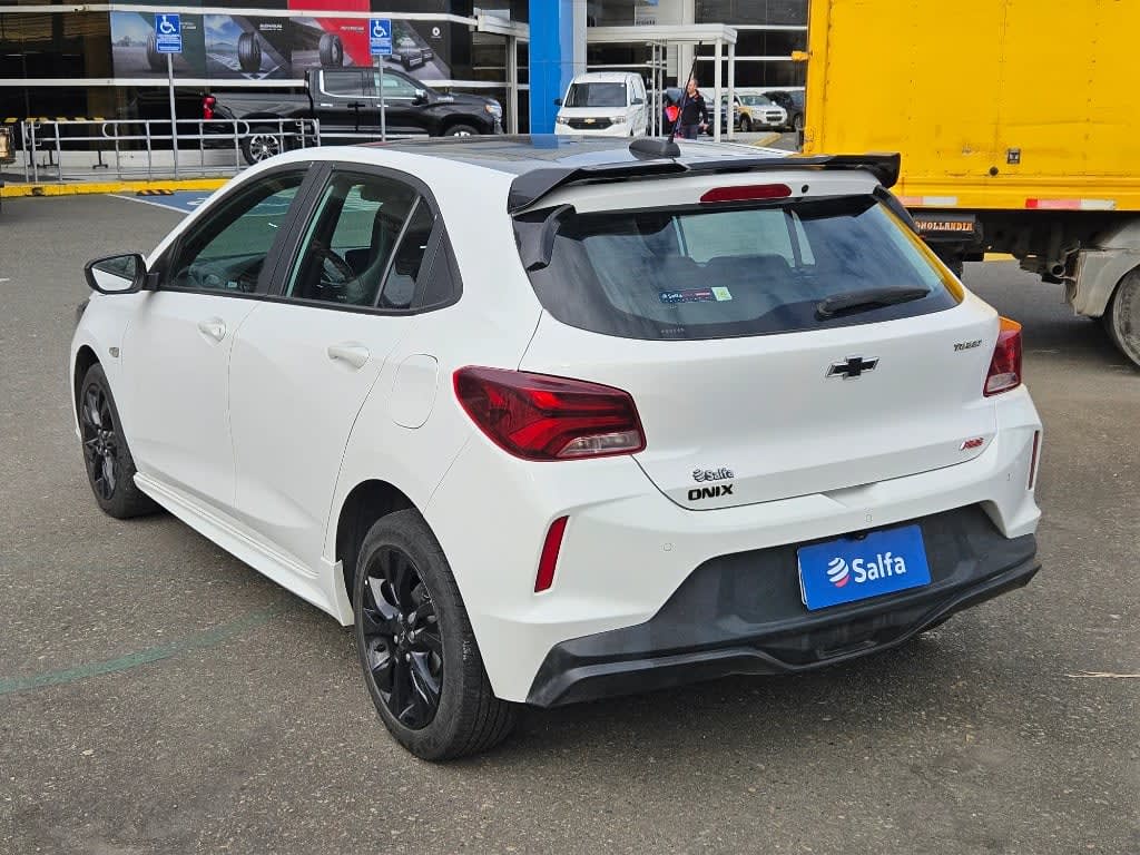 2024 Chevrolet Onix 1.0T Blanco - Miniatura 7
