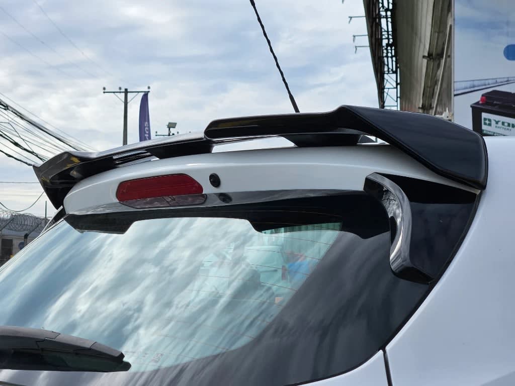 2024 Chevrolet Onix 1.0T Blanco - Miniatura 8