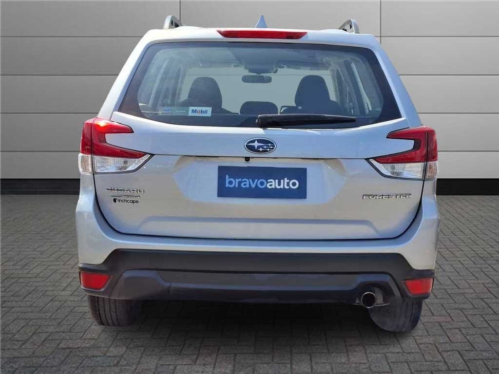 2023 Subaru Forester 2.0 Plata - Miniatura 3