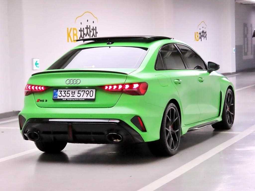 2026 Audi RS3 (8Y) Verde - Miniatura 4
