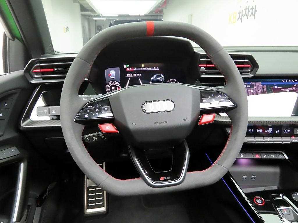 2026 Audi RS3 (8Y) Verde - Miniatura 7