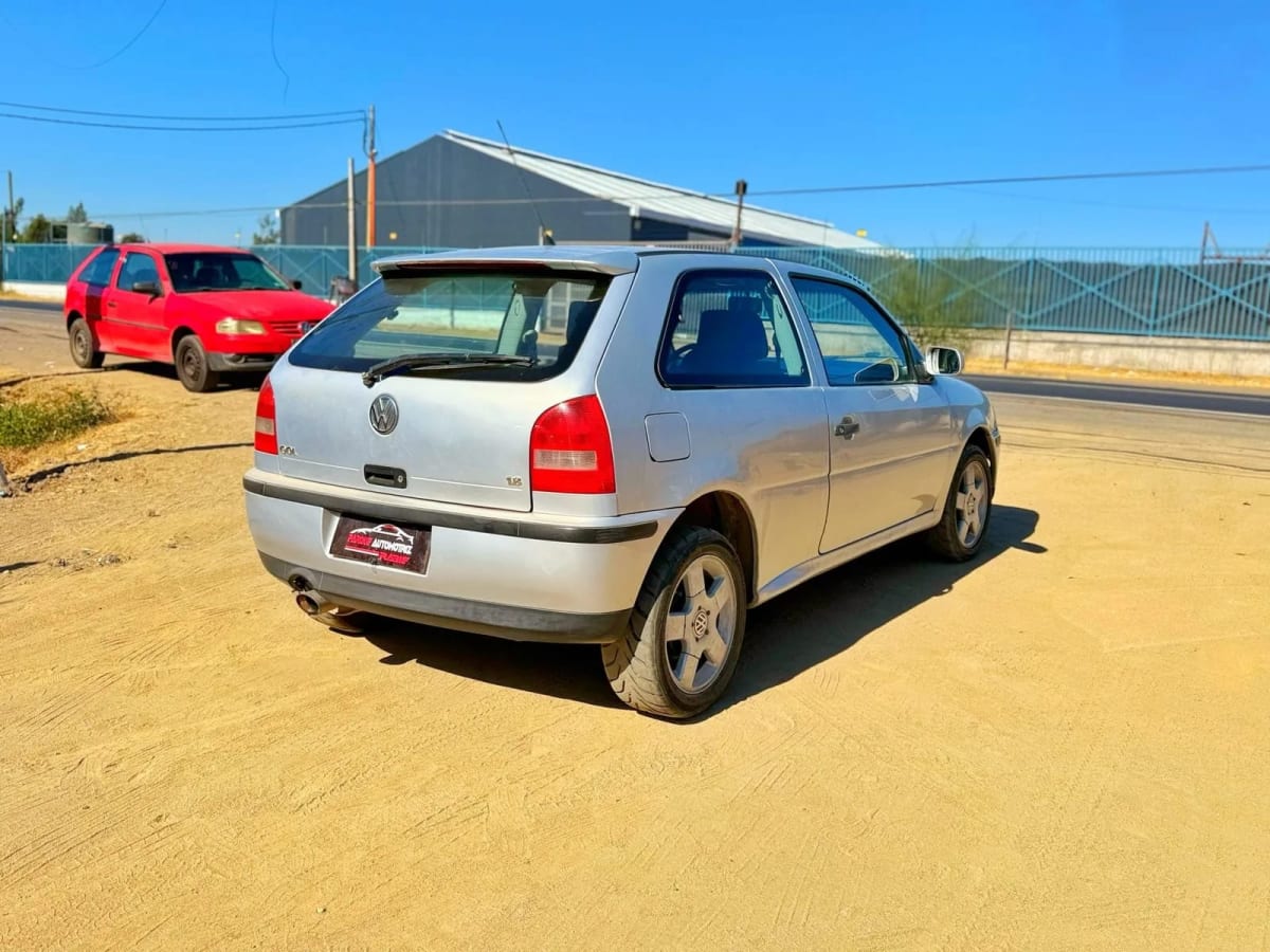 2001 Volkswagen Gol G3 gris - Miniatura 4