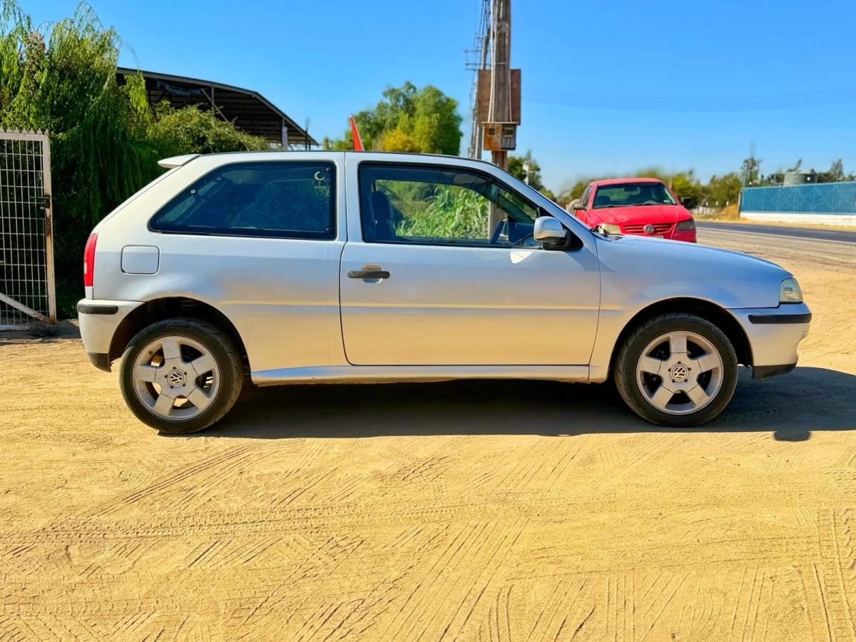 2001 Volkswagen Gol G3 gris - Miniatura 7