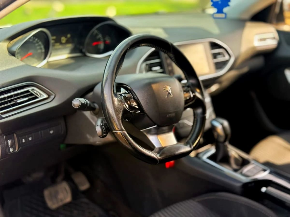 2017 Peugeot 208 Allure Blanco - Miniatura 8