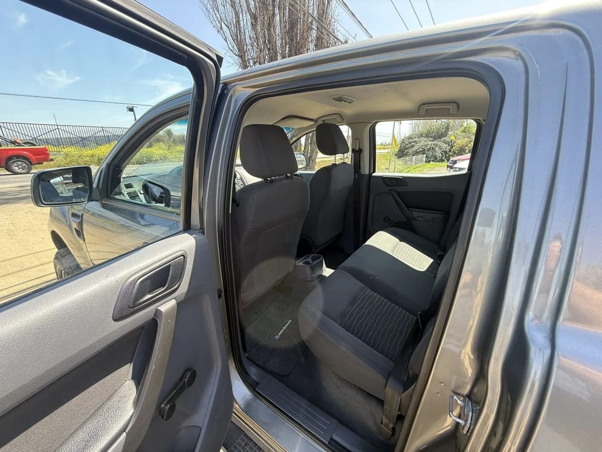 2016 Ford Ranger Gris - Miniatura 9