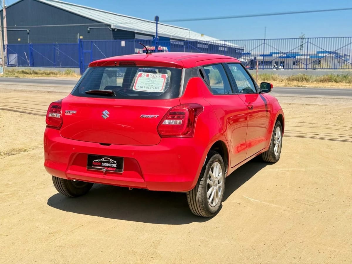 2023 Suzuki Swift AT Rojo - Miniatura 4