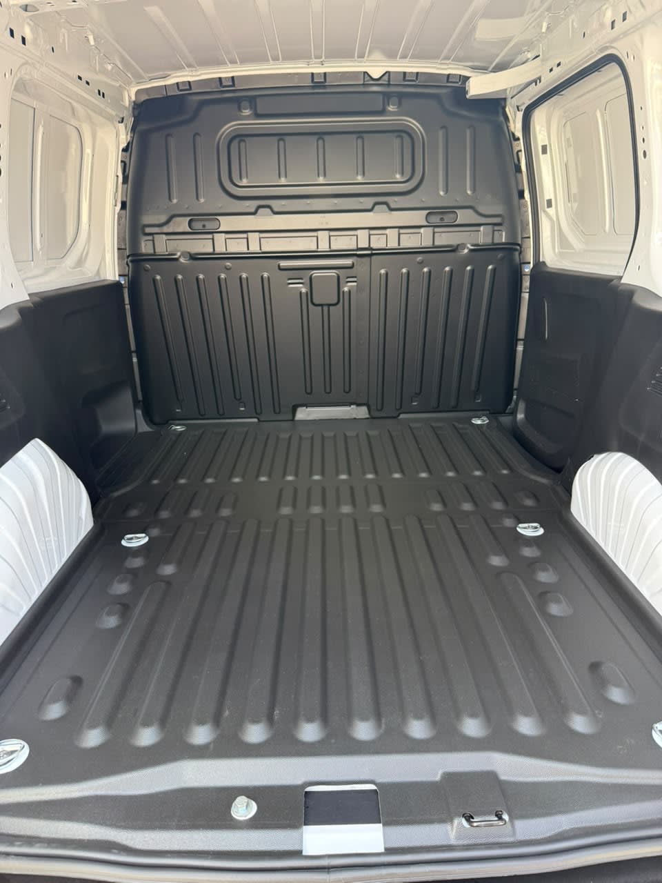 2027 Opel COMBO LITE - Miniatura 10
