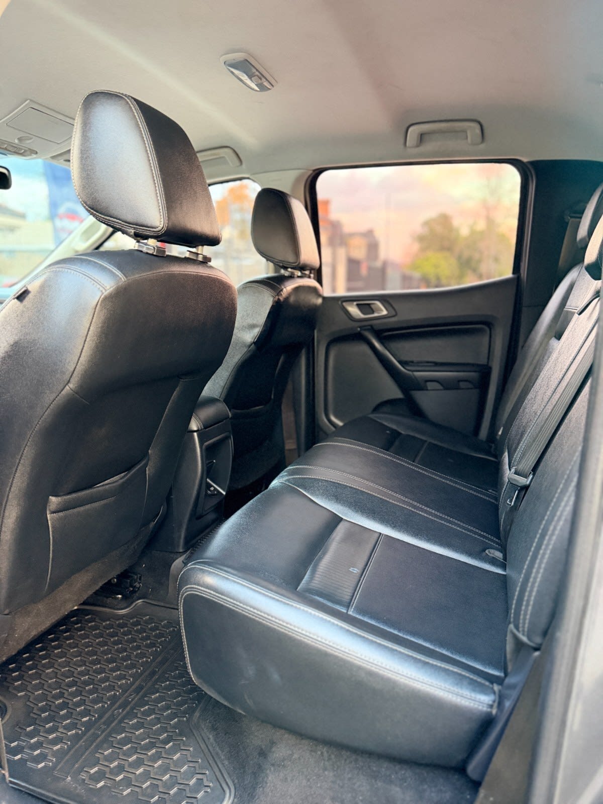 2022 Ford RANGER LIMITED Gris - Miniatura 3