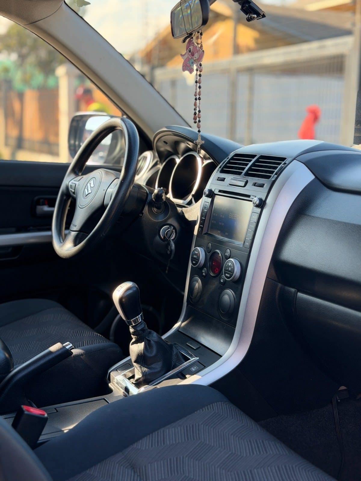2017 Suzuki GRAND NOMADE GLX Negro - Miniatura 6
