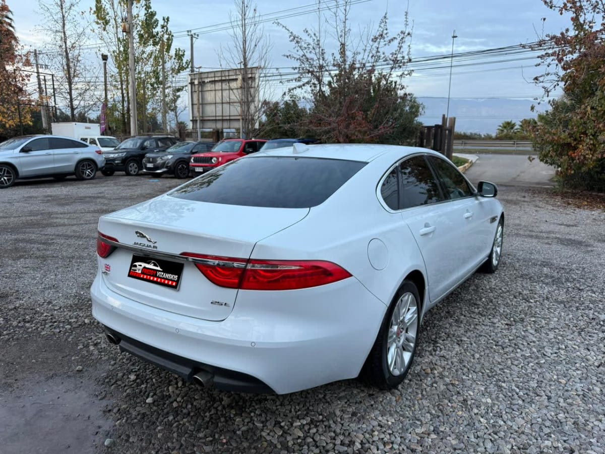 2019 Jaguar Xf PURE - Miniatura 8