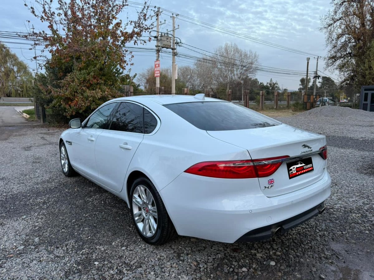 2019 Jaguar Xf PURE - Miniatura 10