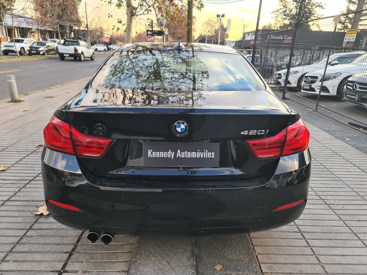 2018 BMW 420I 2.0 Negro - Miniatura 8