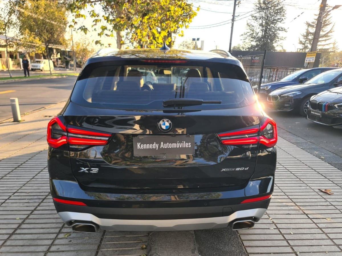 2024 BMW X3 XDRIVE Negro - Miniatura 8