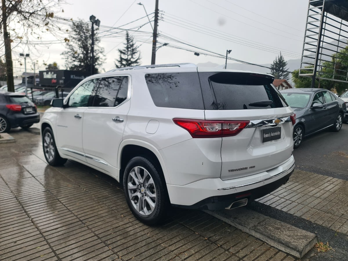 2021 Chevrolet TRAVERSE 3.6 Blanco - Miniatura 3