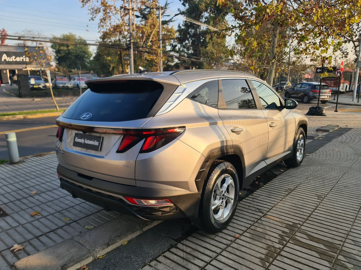 2022 Hyundai TUCSON 2.0 Plata - Miniatura 4