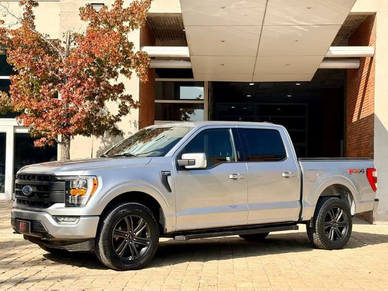 2022 Ford F-150 5.0 Plata - Miniatura 2