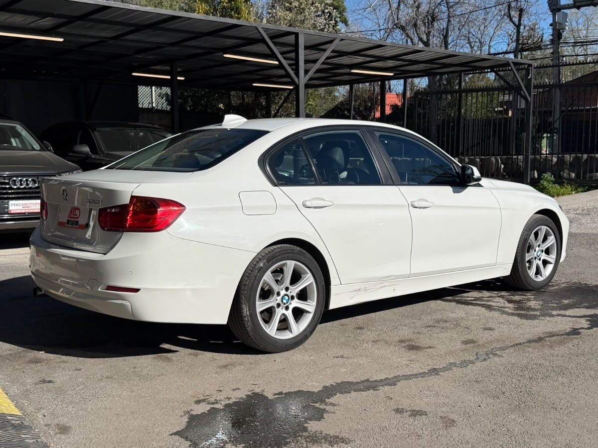 2015 BMW 320 F30 Blanco - Miniatura 7