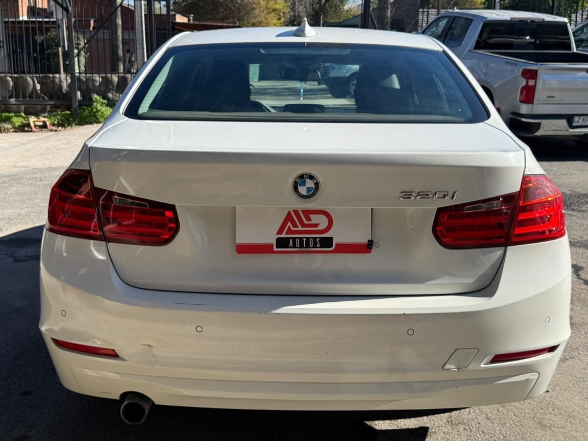 2015 BMW 320 F30 Blanco - Miniatura 8