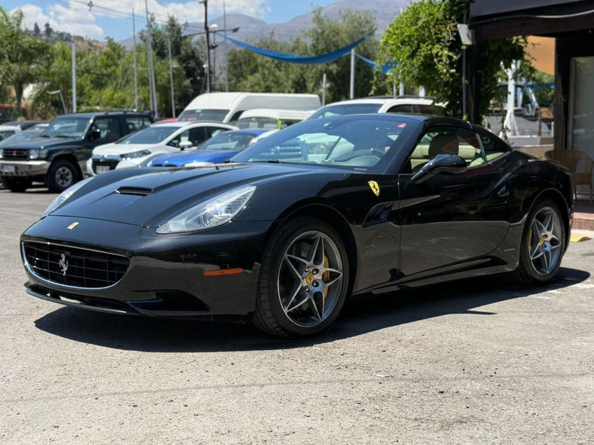 2011 Ferrari CALIFORNIA F149 Negro - Imagen 1