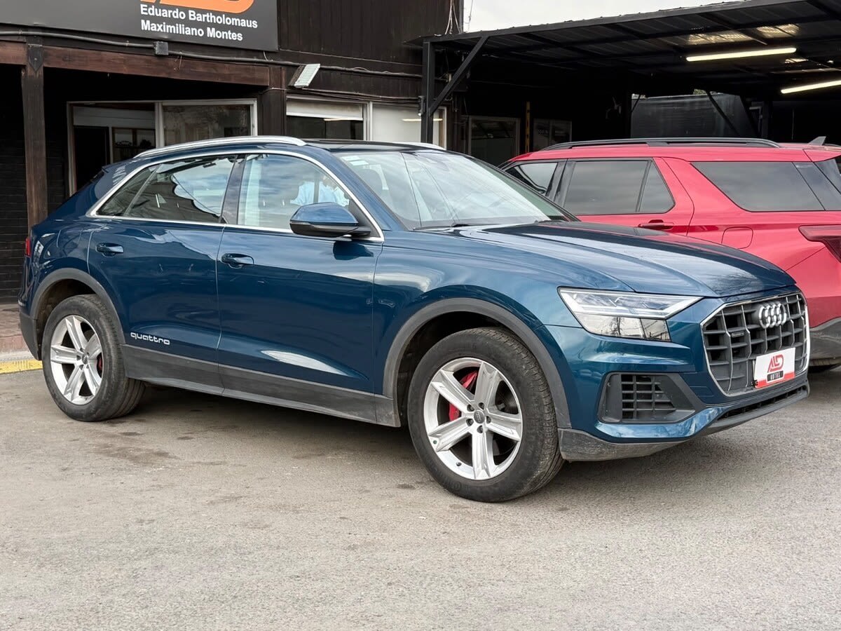 2021 Audi Q8 55 Azul - Miniatura 6