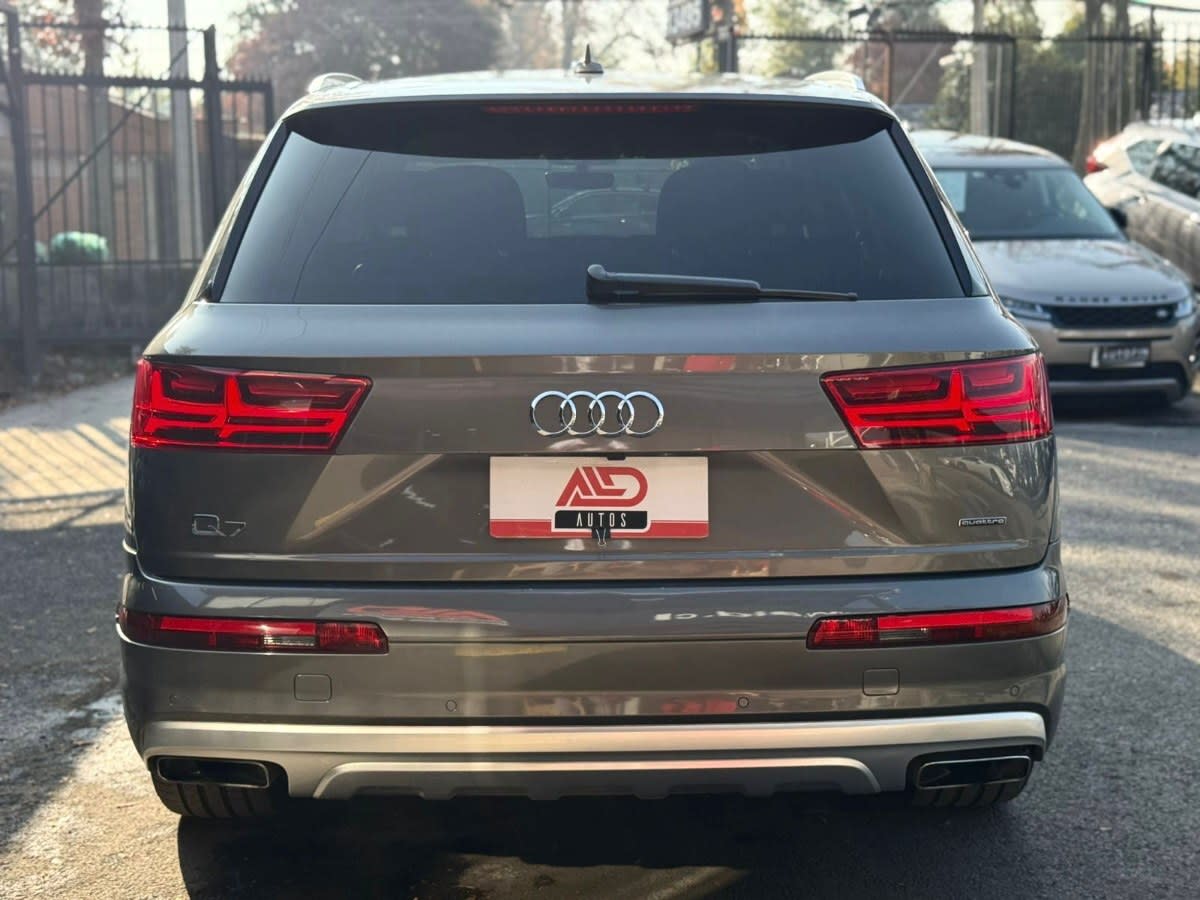 2018 Audi Q7 2.0 Gris - Miniatura 8