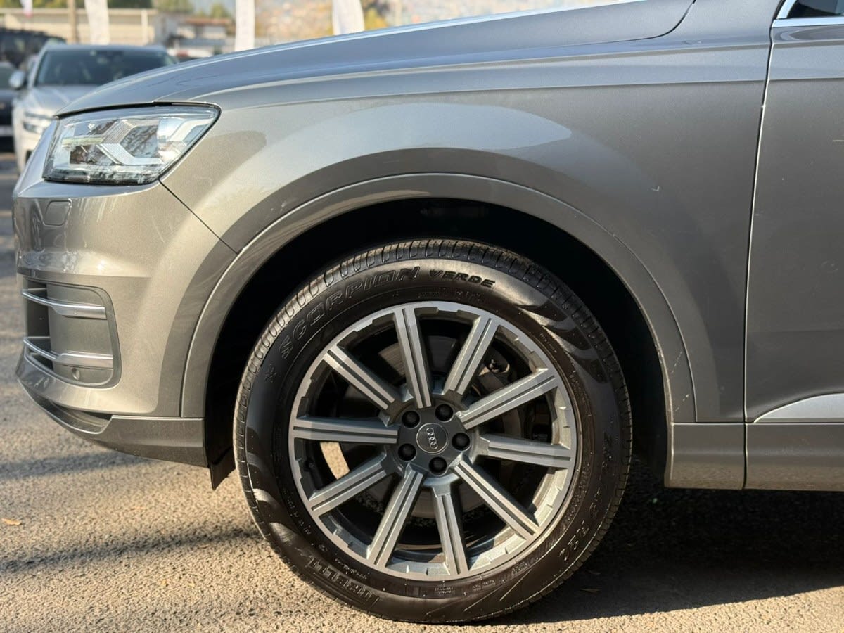 2018 Audi Q7 2.0 Gris - Miniatura 10