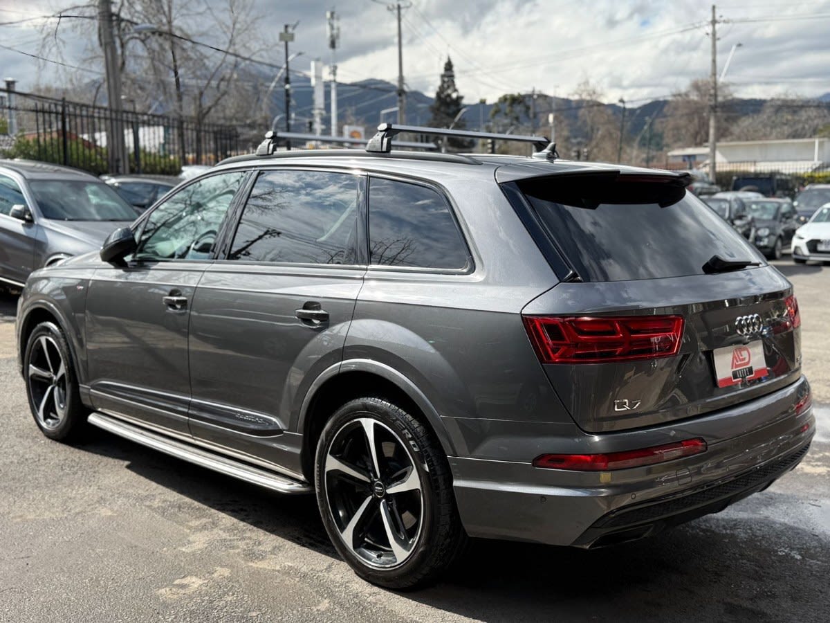 2019 Audi Q7 55 Gris - Miniatura 9