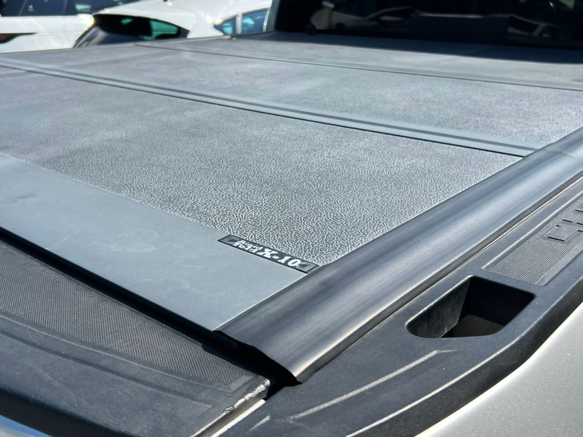2022 Chevrolet SILVERADO HIGH Plata - Miniatura 8