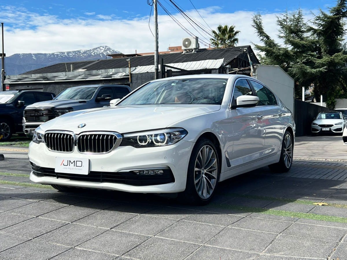 2018 BMW 530 Blanco - Miniatura 3