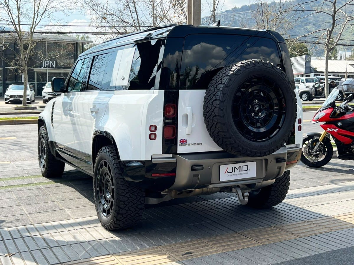 2023 Land Rover DEFENDER 3.0 Blanco - Miniatura 4