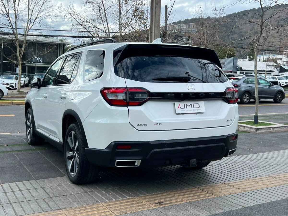 2024 MASERATI PILOT LEVANTE - Miniatura 4