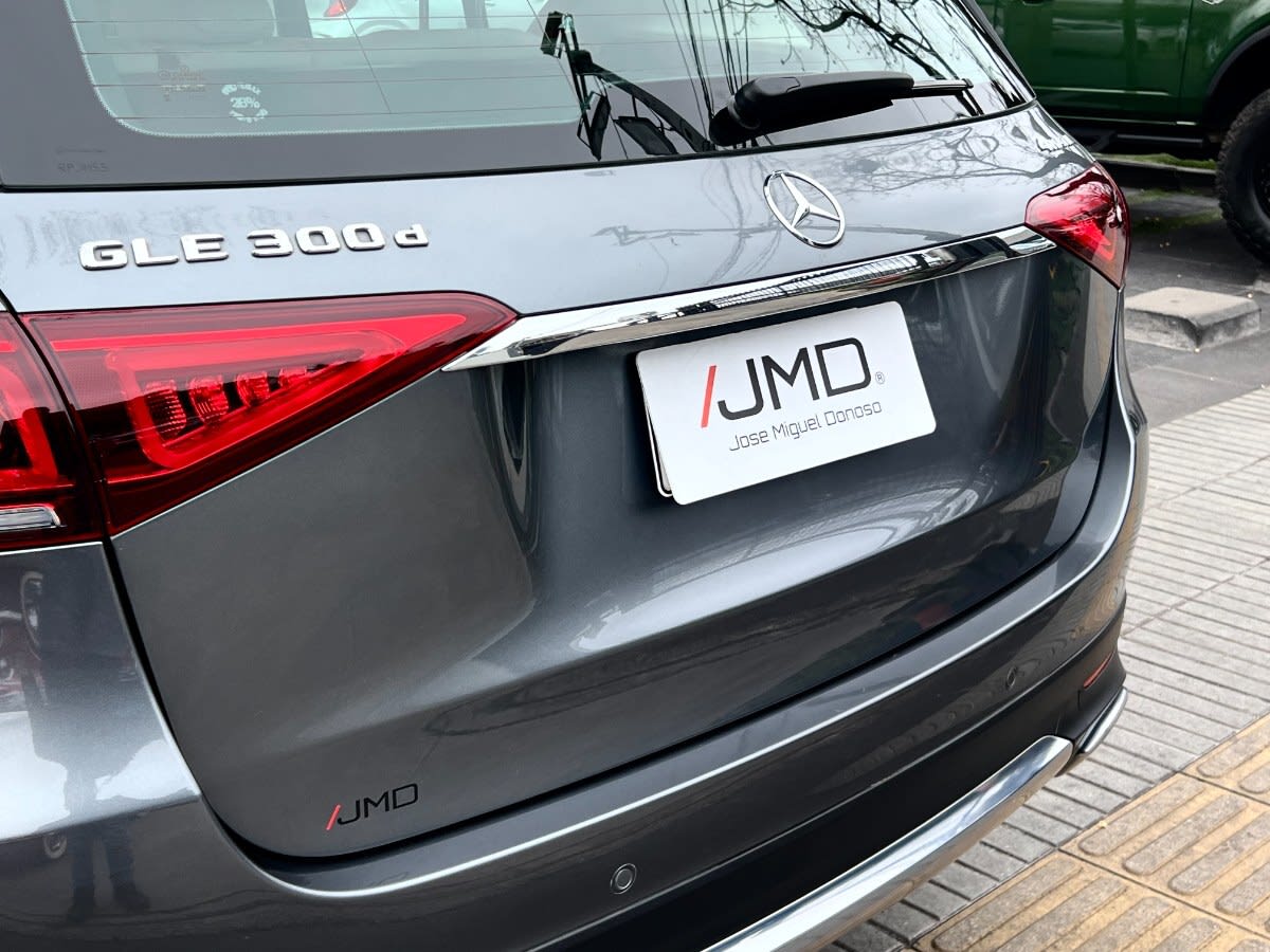 2022 Mercedes-Benz GLE 300D 4MATIC Gris - Miniatura 7