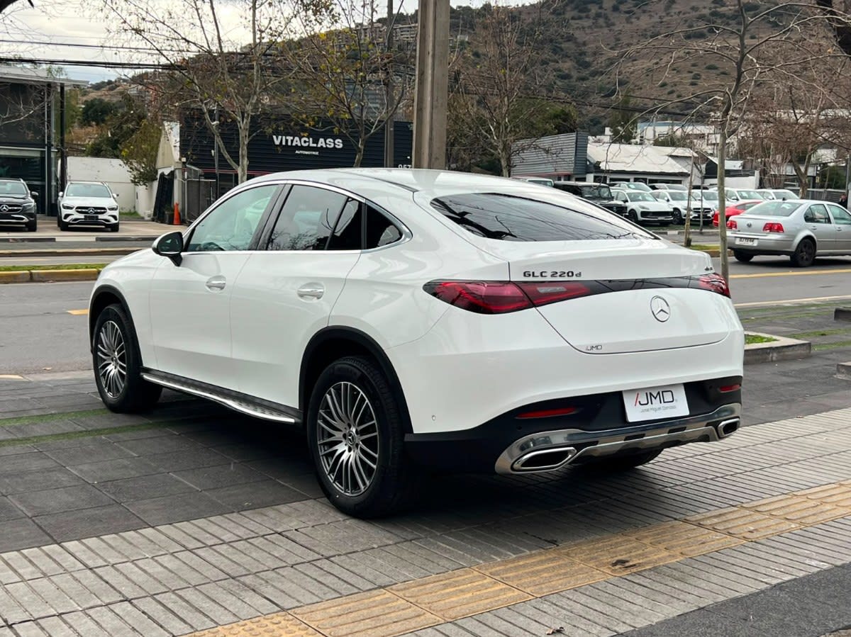 2026 Mercedes-Benz GLC 220D COUPE Blanco - Miniatura 4