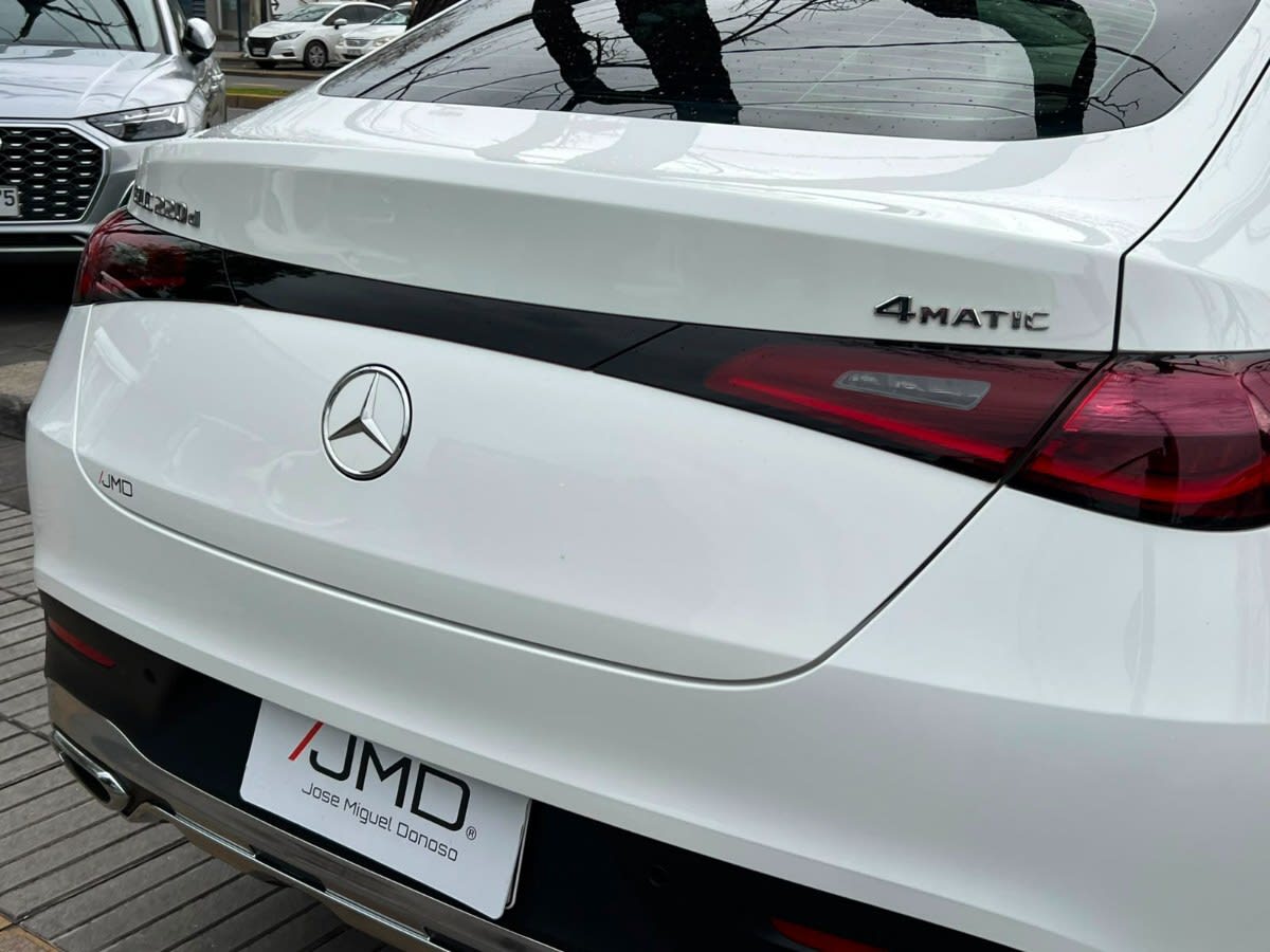 2026 Mercedes-Benz GLC 220D COUPE Blanco - Miniatura 7
