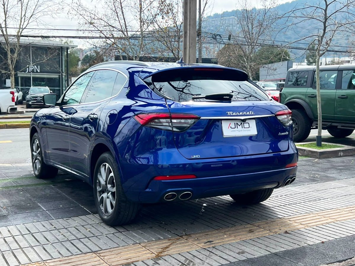 2023 Maserati LEVANTE GT Azul - Miniatura 6