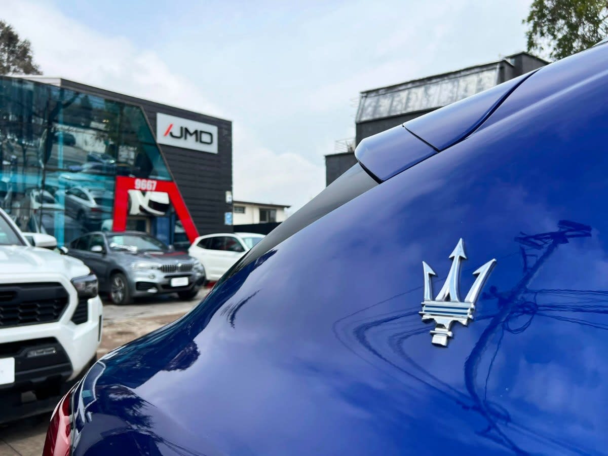 2023 Maserati LEVANTE GT Azul - Miniatura 9