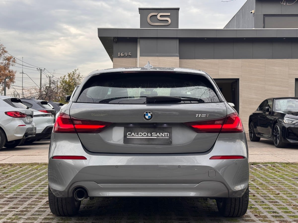 2024 BMW 118 DYNAMIC Gris - Miniatura 6