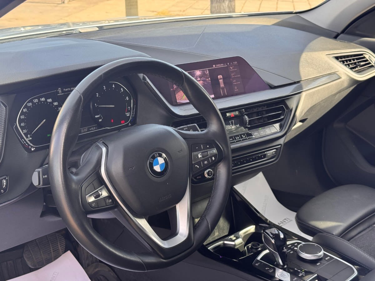 2021 BMW 118I 1.5 Plata - Miniatura 9