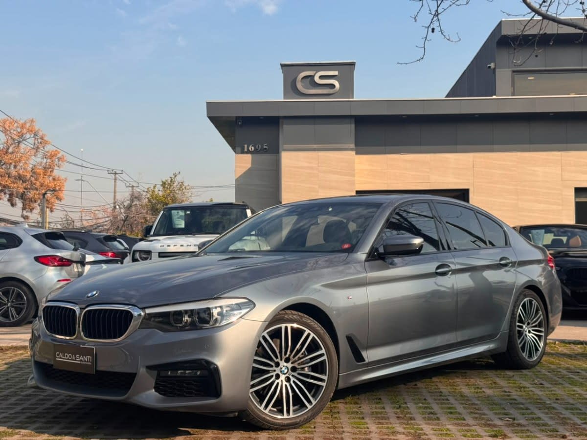 2021 BMW 530I M Azul - Imagen 1