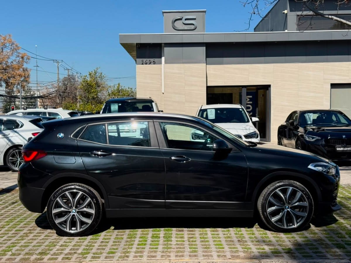 2023 BMW X2 SDRIVE Negro - Miniatura 6
