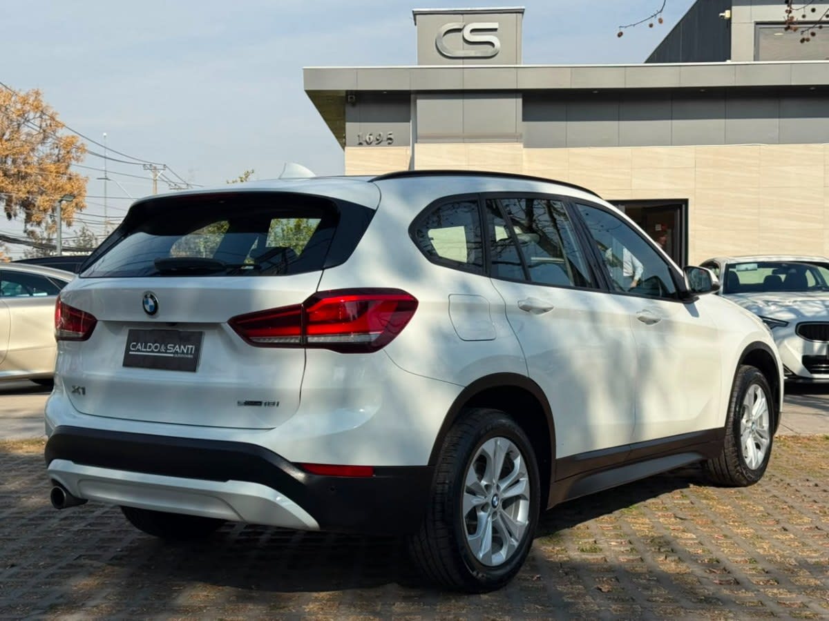 2021 BMW X1 SDRIVE Blanco - Miniatura 5