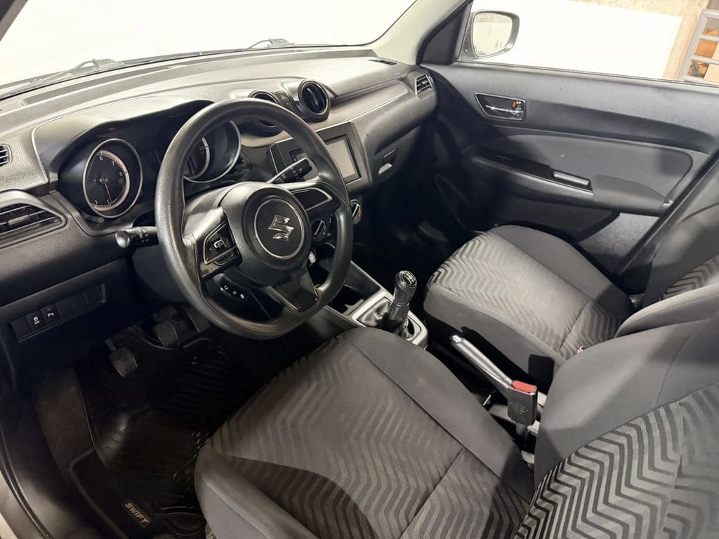 2023 Suzuki SWIFT Gris - Miniatura 9