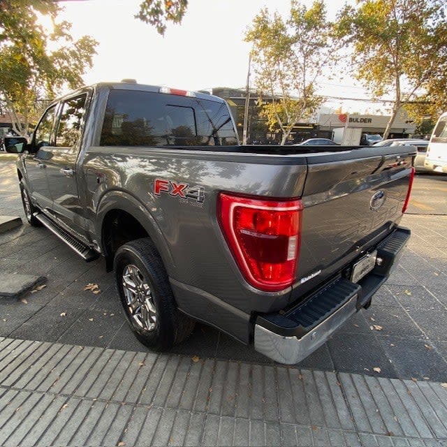 2022 Ford F-150 3.0 Gris - Miniatura 4