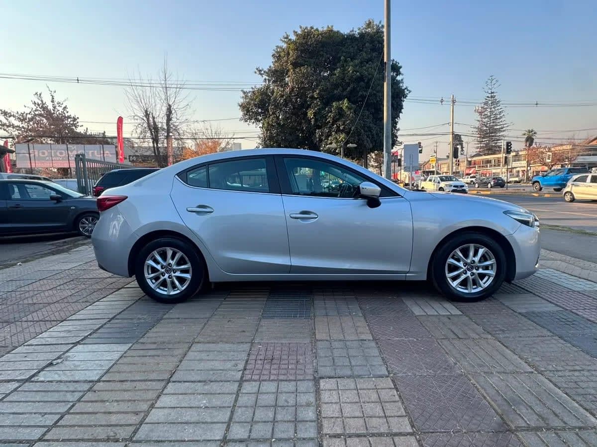 2018 Mazda 3 1.6 Gris - Miniatura 6