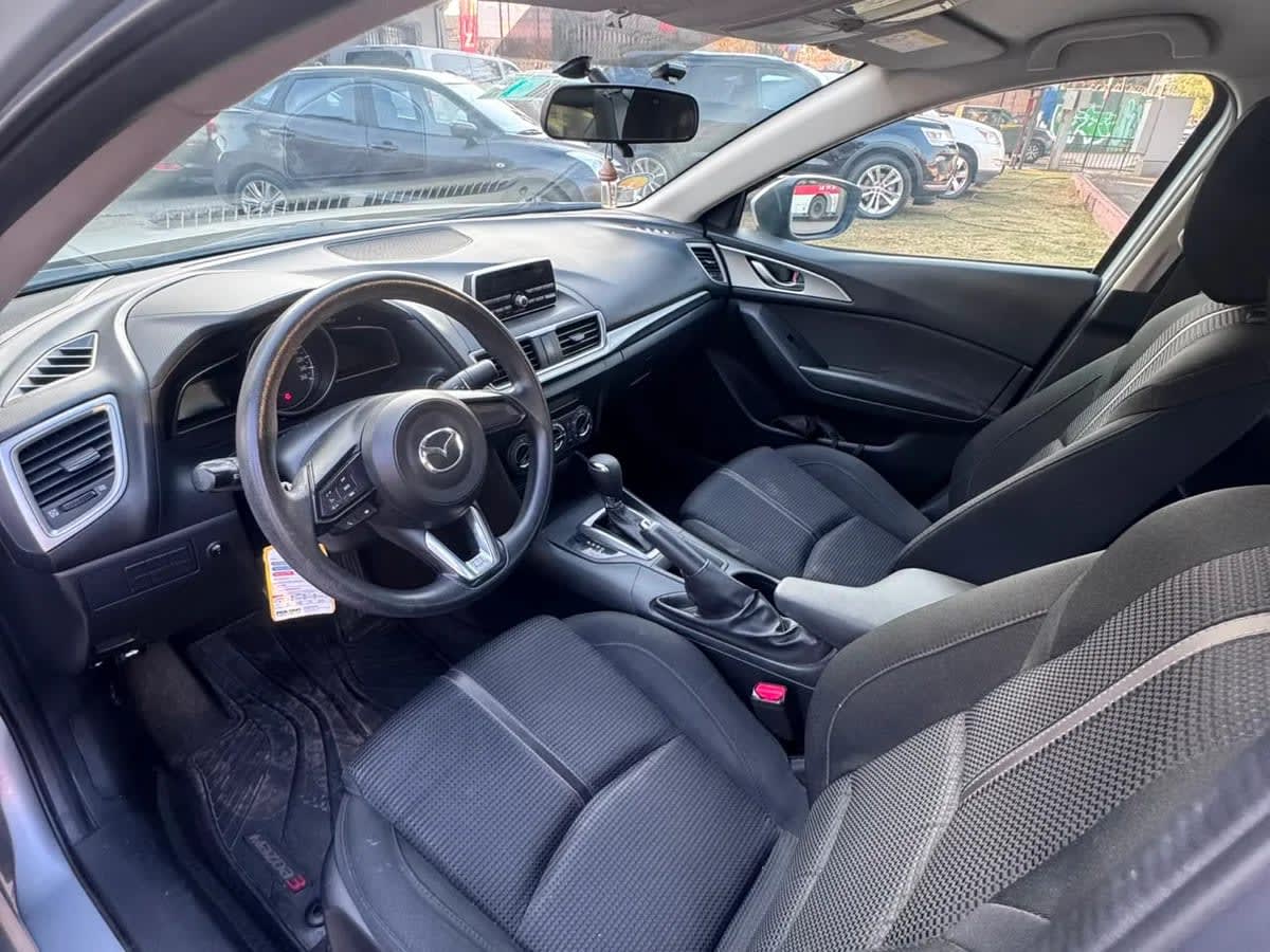 2018 Mazda 3 1.6 Gris - Miniatura 8