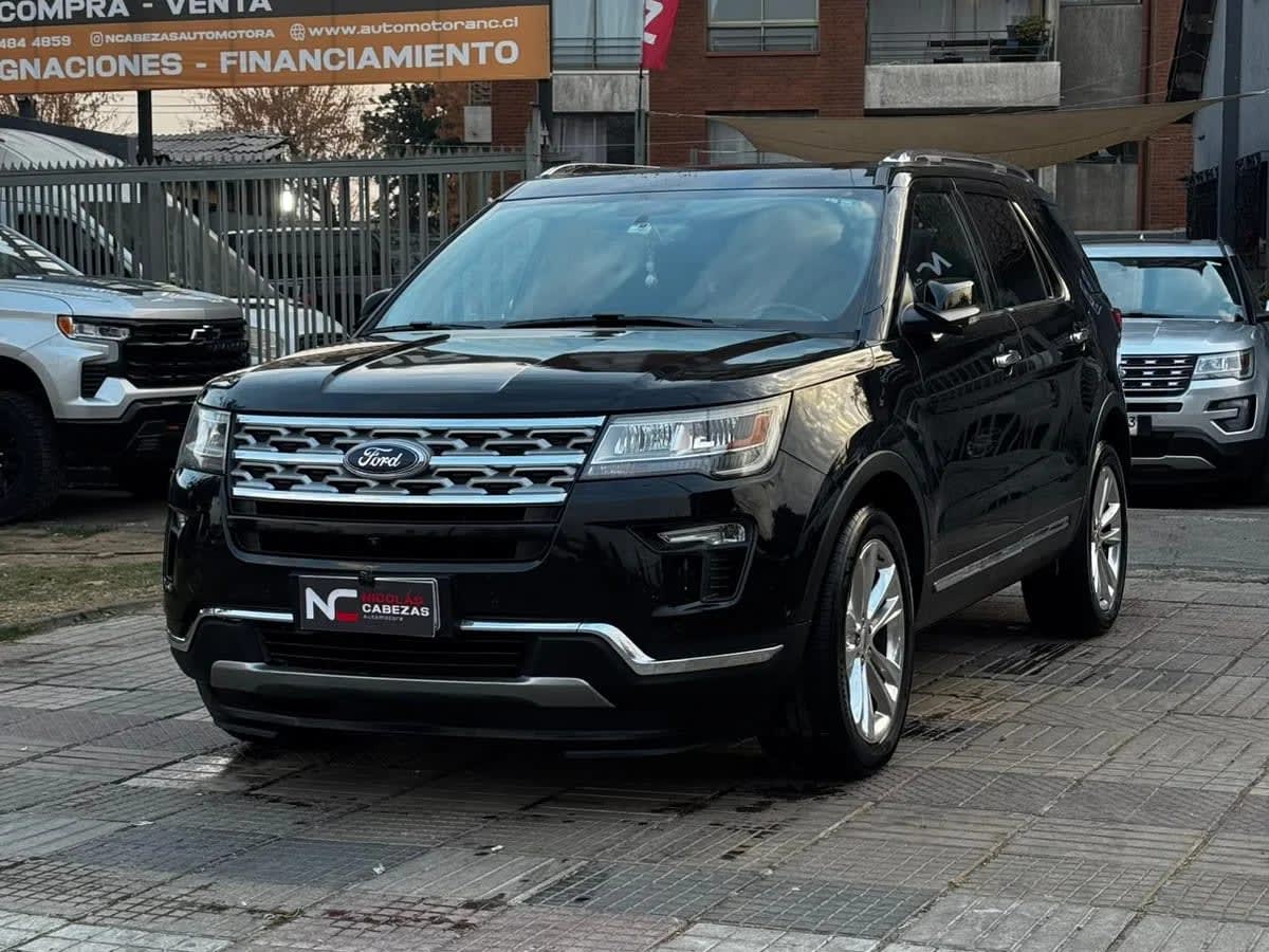 2019 Ford Explorer Negro - Miniatura 2